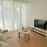 Kalelarga Apartman *