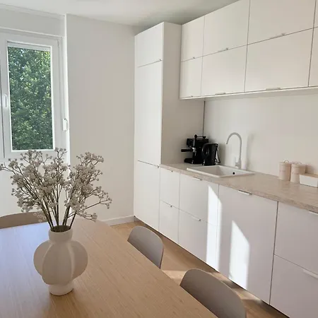 Kalelarga Apartment *